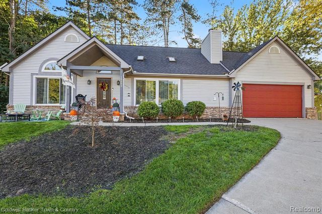 10802 Charring Cross Circle, Whitmore Lake, MI 48189
