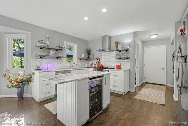 10802 Charring Cross Circle, Whitmore Lake, MI 48189