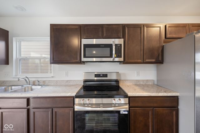 10807 Penwell Way, Indianapolis, IN 46235