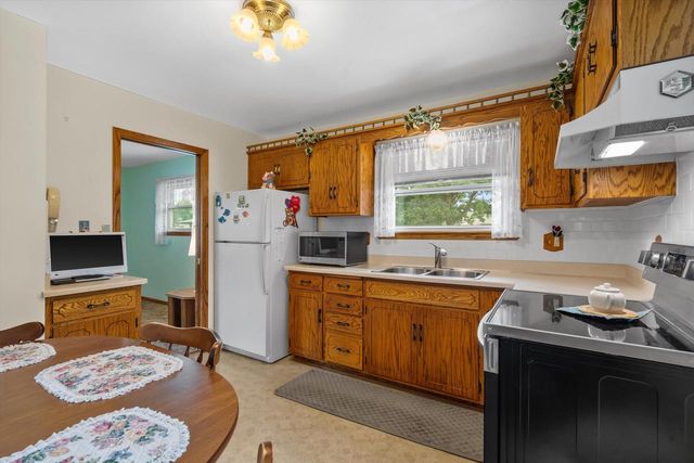 2900 Shady LANE, Racine, WI 53402