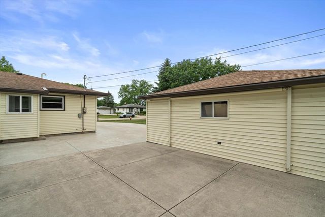 2900 Shady LANE, Racine, WI 53402