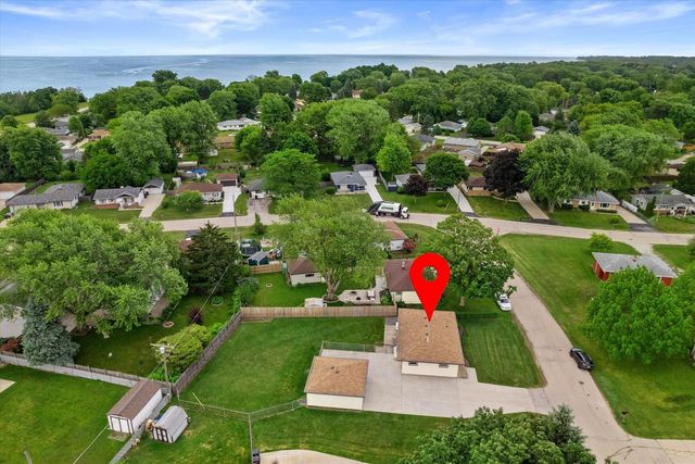 2900 Shady LANE, Racine, WI 53402
