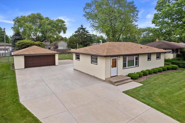 2900 Shady LANE, Racine, WI 53402