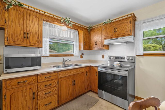 2900 Shady LANE, Racine, WI 53402