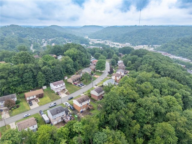 261 Shasta Dr, Plum Boro, PA 15239