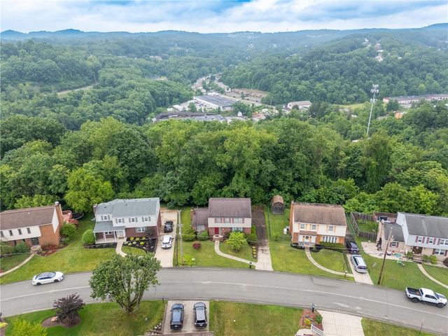 261 Shasta Dr, Plum Boro, PA 15239