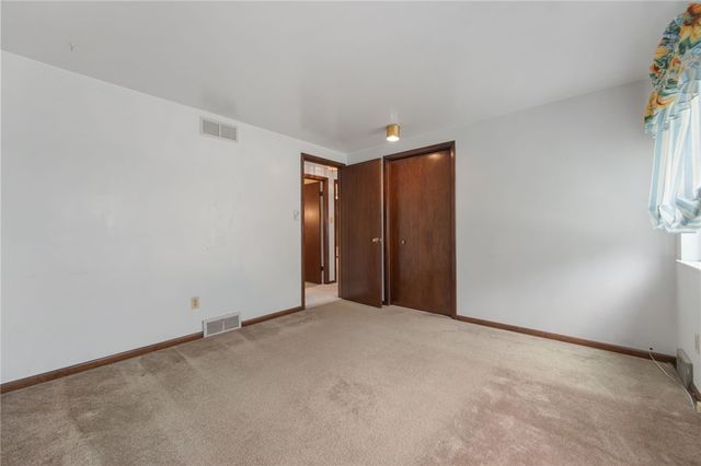261 Shasta Dr, Plum Boro, PA 15239