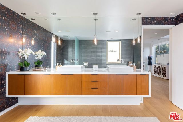 1220 Cabrillo Avenue, Venice (los Angeles), CA 90291