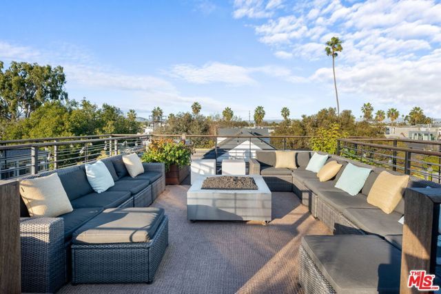 1220 Cabrillo Avenue, Venice (los Angeles), CA 90291