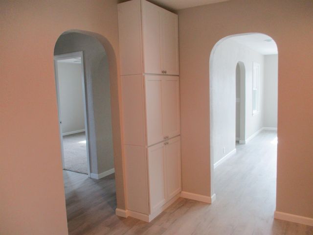 3206 W MacArthur Rd, Wichita, KS 67217