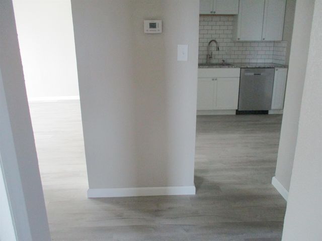 3206 W MacArthur Rd, Wichita, KS 67217