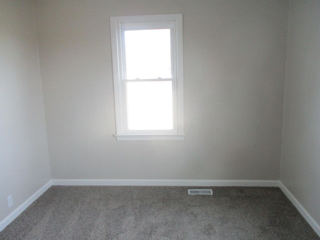 3206 W MacArthur Rd, Wichita, KS 67217