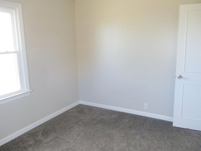 3206 W MacArthur Rd, Wichita, KS 67217