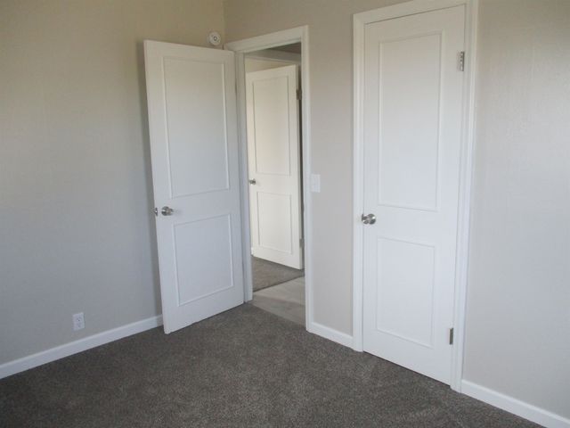 3206 W MacArthur Rd, Wichita, KS 67217