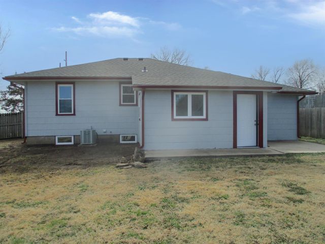 3206 W MacArthur Rd, Wichita, KS 67217