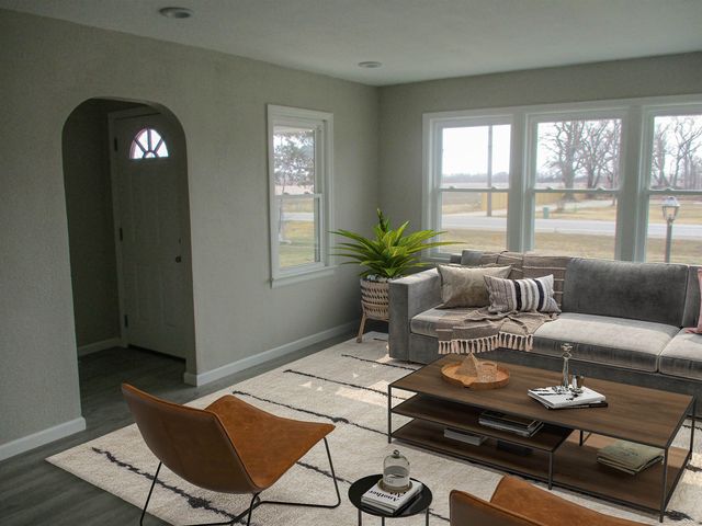 3206 W MacArthur Rd, Wichita, KS 67217