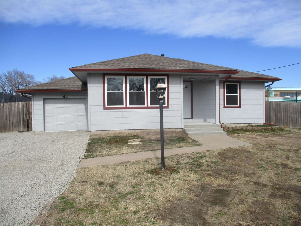 3206 W MacArthur Rd, Wichita, KS 67217