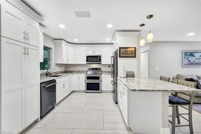 1737 Serenity LN, Sanibel, FL 33957