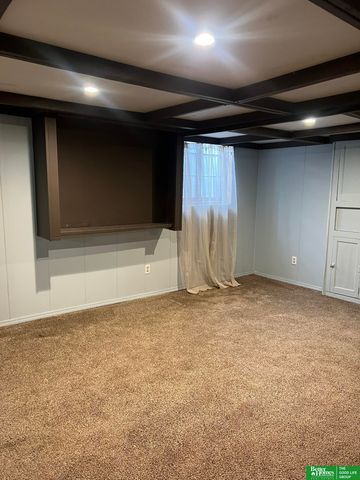 2322 Read Street, Omaha, NE 68112