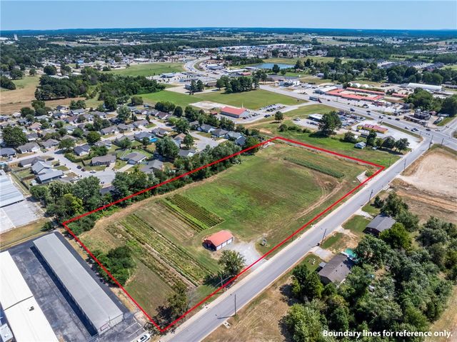1595 E Kenwood Street, Siloam Springs, AR 72761
