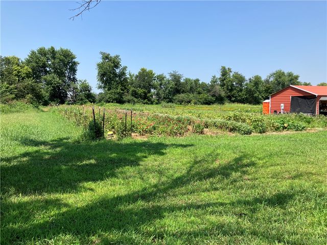 1595 E Kenwood Street, Siloam Springs, AR 72761