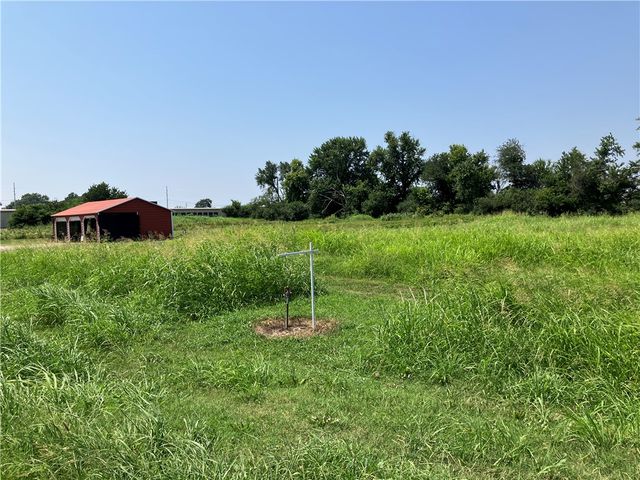 1595 E Kenwood Street, Siloam Springs, AR 72761