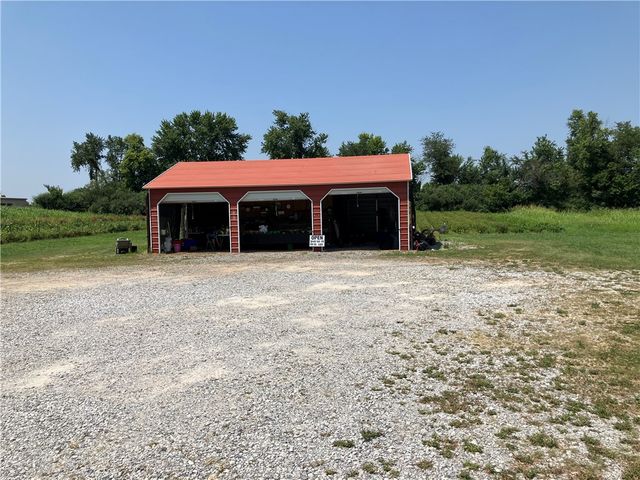 1595 E Kenwood Street, Siloam Springs, AR 72761