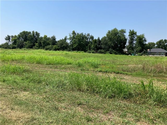 1595 E Kenwood Street, Siloam Springs, AR 72761