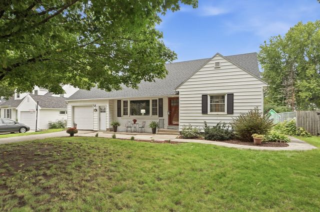 717 Memorial Parkway SW, Rochester, MN 55902