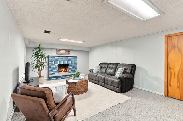 717 Memorial Parkway SW, Rochester, MN 55902