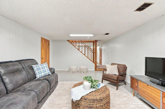 717 Memorial Parkway SW, Rochester, MN 55902