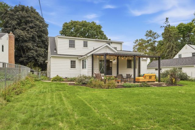 717 Memorial Parkway SW, Rochester, MN 55902