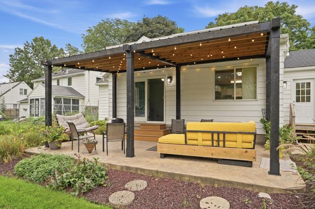 717 Memorial Parkway SW, Rochester, MN 55902