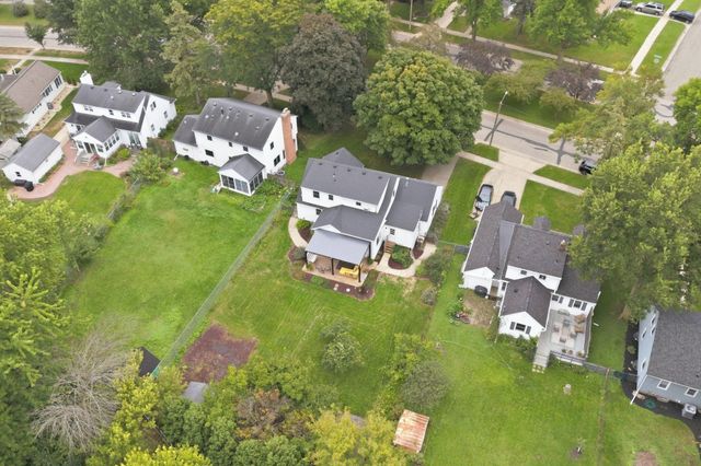 717 Memorial Parkway SW, Rochester, MN 55902