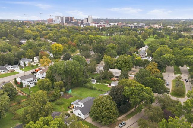 717 Memorial Parkway SW, Rochester, MN 55902