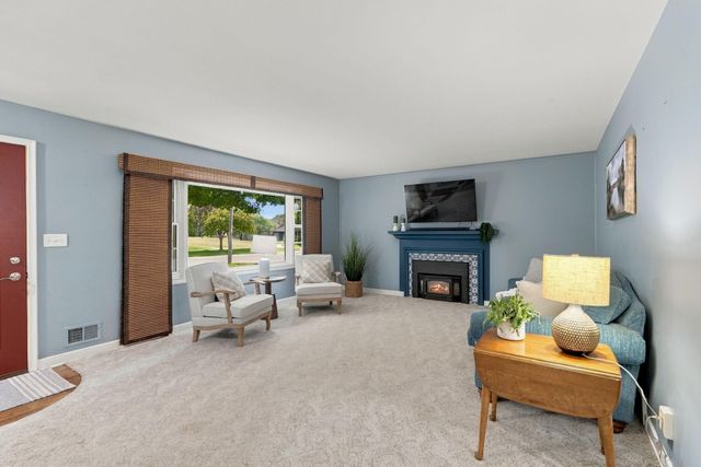 717 Memorial Parkway SW, Rochester, MN 55902