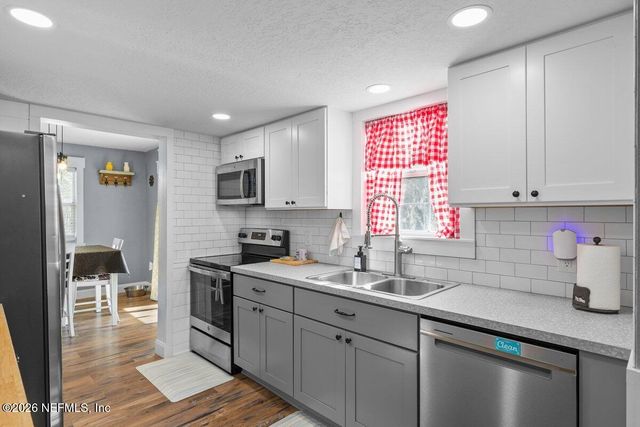 240 WHIRLWIND Loop, Hawthorne, FL 32640