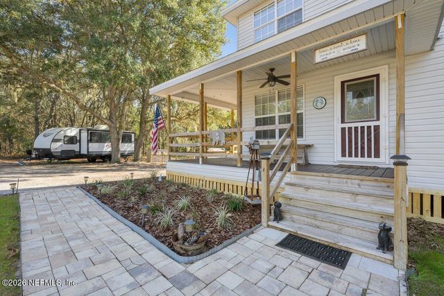 240 WHIRLWIND Loop, Hawthorne, FL 32640