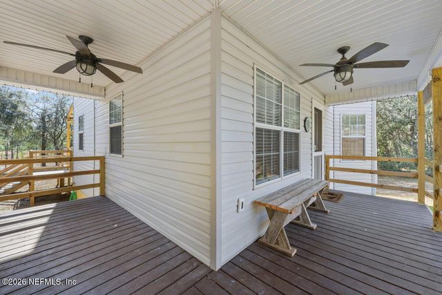 240 WHIRLWIND Loop, Hawthorne, FL 32640