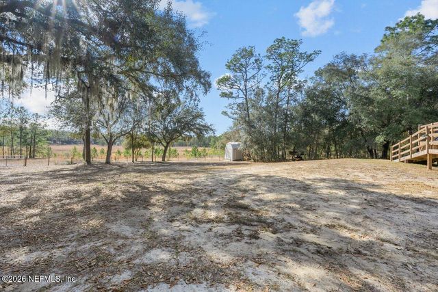 240 WHIRLWIND Loop, Hawthorne, FL 32640