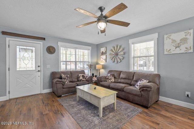 240 WHIRLWIND Loop, Hawthorne, FL 32640