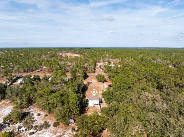 240 WHIRLWIND Loop, Hawthorne, FL 32640