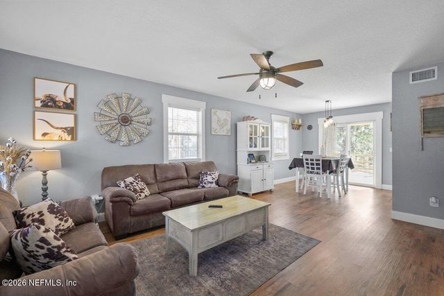 240 WHIRLWIND Loop, Hawthorne, FL 32640