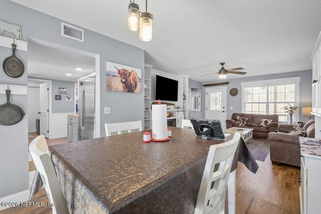 240 WHIRLWIND Loop, Hawthorne, FL 32640