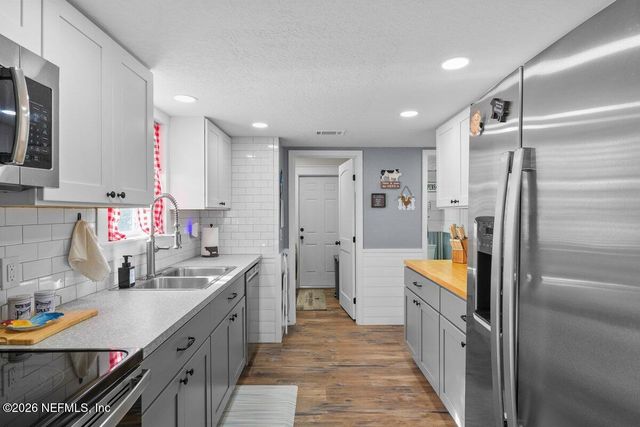 240 WHIRLWIND Loop, Hawthorne, FL 32640