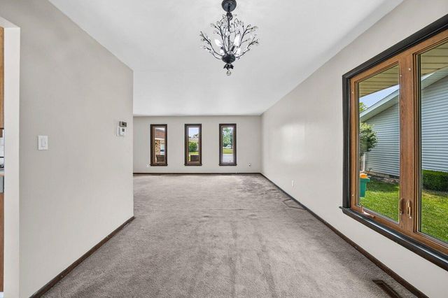 1045 Heather Lane, Munster, IN 46321