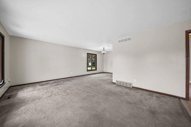 1045 Heather Lane, Munster, IN 46321