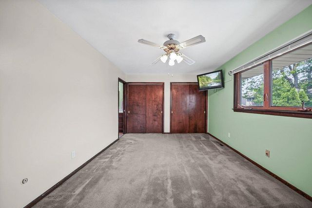 1045 Heather Lane, Munster, IN 46321