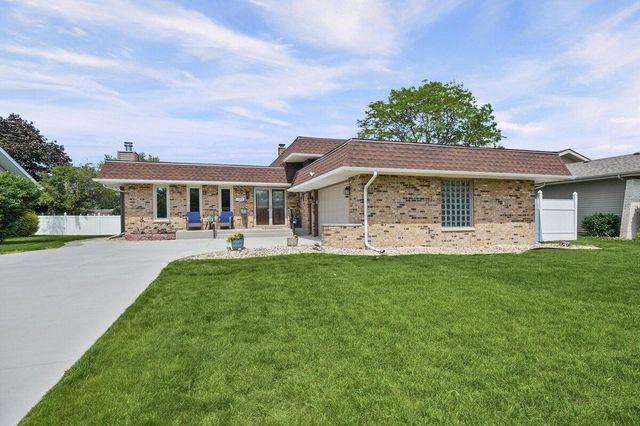 1045 Heather Lane, Munster, IN 46321