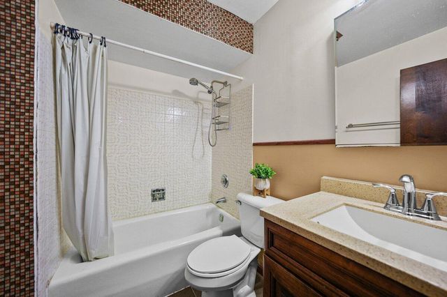 1045 Heather Lane, Munster, IN 46321